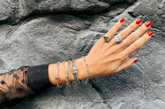 Hints and Clues! How to Get the Gift You Want from Him